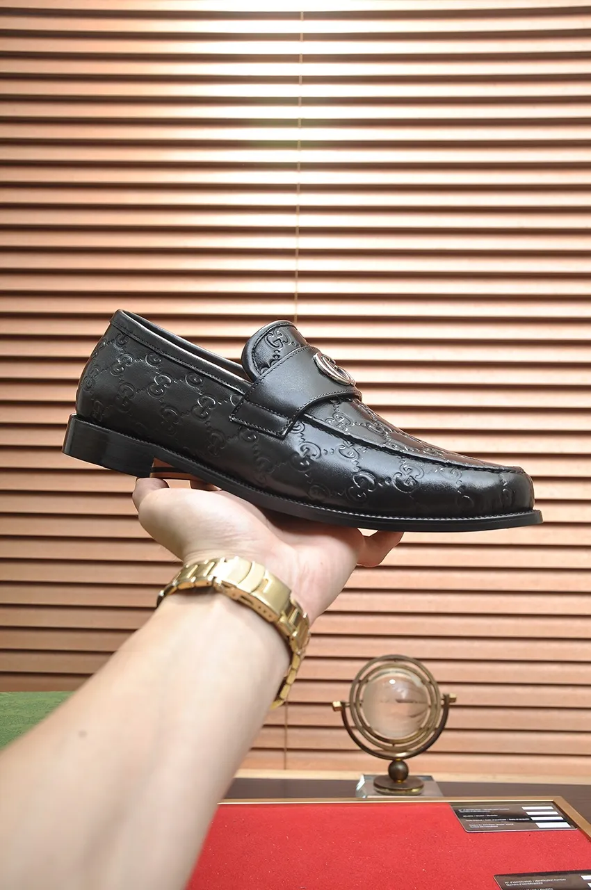 Men's men's shoes💰520💶【GUCCI】 (high-end Niuli) new model🍀Gucci* - top version Gucci classic casual leather shoes! It is made of imported original cowhide and has a comfortable first layer of cowhide lining! Original wear-resistant rubber outsole! High quality products! Code number 38-44!